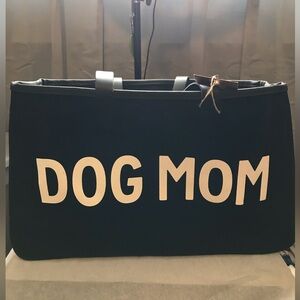 "DOG MOM" Tote Bag in black NWT